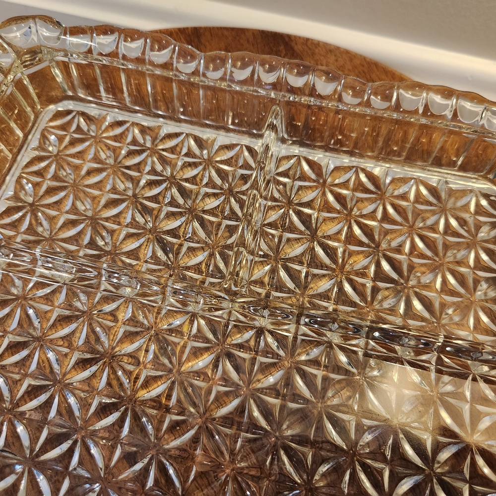 Pressed Glass Divided Vanity Tray OR Relish Dish With Scalloped Edge - Picture 4 of 8